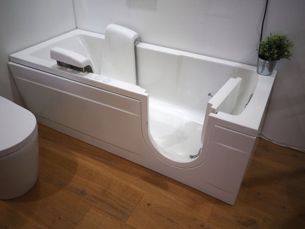 Cost of Walk In Tub Repair in Menomonee Falls