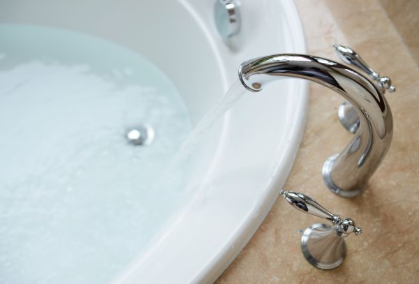 Cost of Tub Faucet Replacement in Menomonee Falls