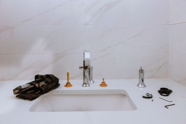 Cost of Porcelain Sink Installation in Menomonee Falls