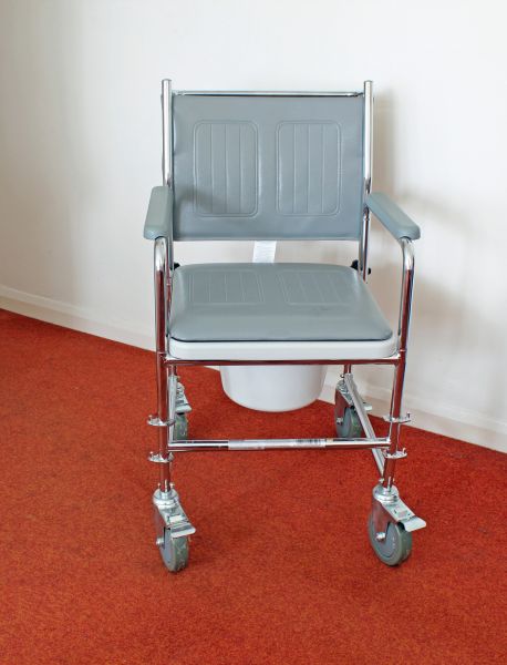 Cost of Commode Replacement in Menomonee Falls